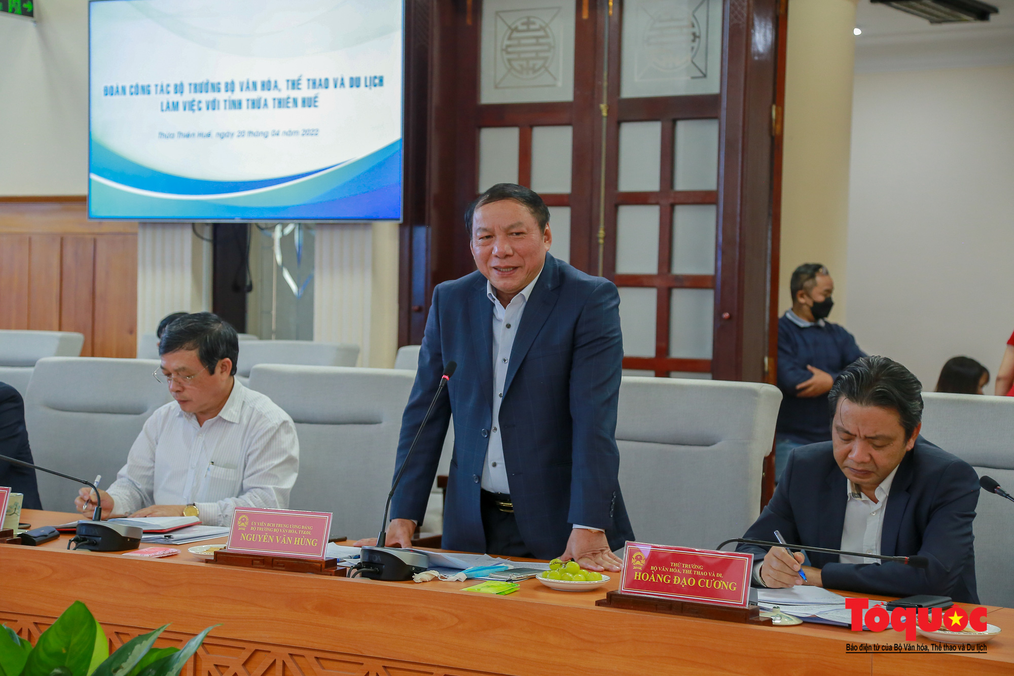 Bộ trưởng Nguyễn Văn Hùng: Xây dựng và phát triển đời sống văn hóa chính là một điểm sáng của Huế