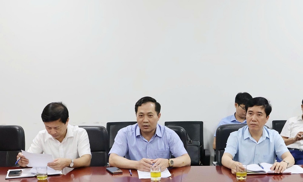 Ông Trịnh Hữu Hùng (giữa), Phó Giám đốc Sở VHTTDL tỉnh Bắc Ninh phát biểu