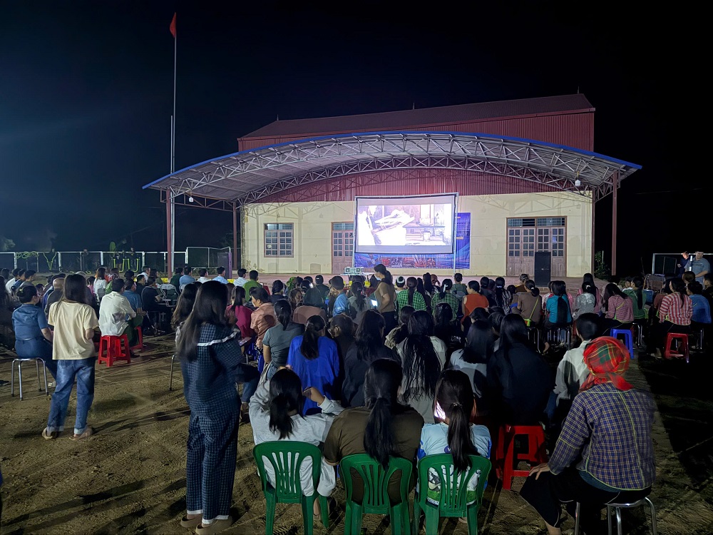 Chiếu phim lưu động tại xã biên giới Ba Sơn (tỉnh Lạng Sơn)